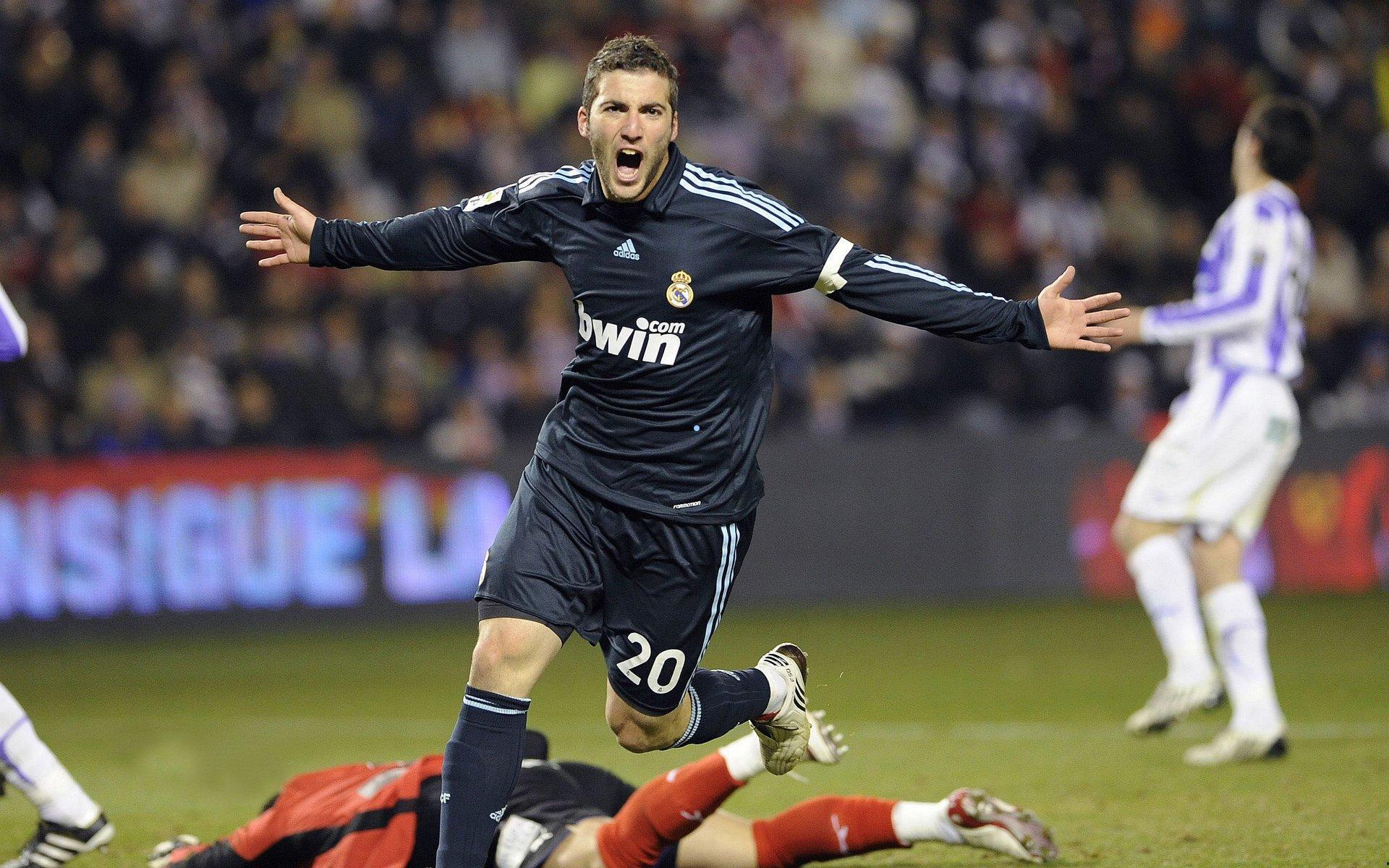 前皇马名宿龙赛罗痛批俱乐部管理混乱，称重金引进居莱尔是战略失误